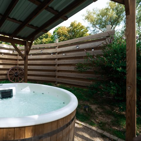 AUßERGEWÖHNLICHE UNTERKUNFT 2 Personen - POD + JACUZZI PRIVAT - 1 Schlafzimmer