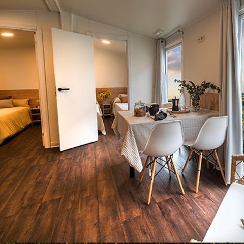 Mobilheim 6 Personen - Comfort | 3 Zi. | 6 Pers. | Erhöhte Terrasse | Clim.