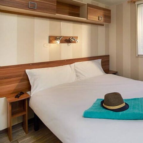 Mobilheim 5 Personen - Classic | 3 Schlafz. | 5 Pers. | Erhöhte Terrasse