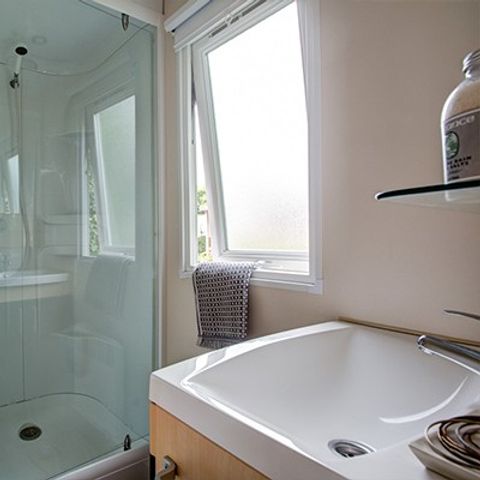 Mobilheim 4 Personen - Mobilheim | Classic | 2 Zi. | 4 Pers. | Erhöhte Terrasse | TV