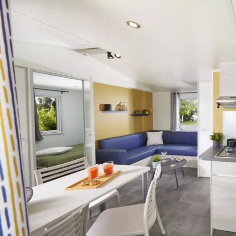 Mobilheim 6 personen - Mobilheim | Premium | 3 Zi. | 6 Pers. | Erhöhte Terrasse | 2 Bad | Klimaanlage | TV