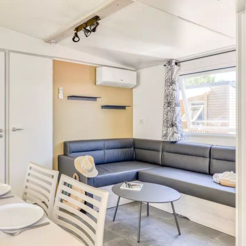 Mobilheim 6 Personen - Mobilheim | Premium | 3 Schlafz. | 6 Pers. | Terrasse Lounge | 1 Bad | Klimaanlage | TV