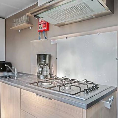 Mobilheim 6 Personen - Comfort | 2 Zi. | 4/6 Pers. | Höhere Terrasse | 1 Bad | Klimaanlage | TV