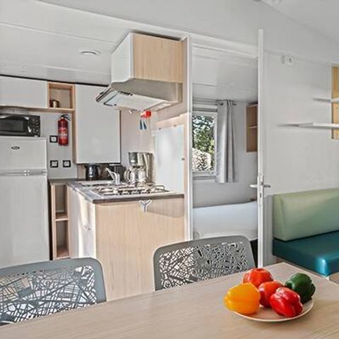 Mobilheim 6 Personen - Comfort | 2 Zi. | 4/6 Pers. | Höhere Terrasse | 1 Bad | Klimaanlage | TV
