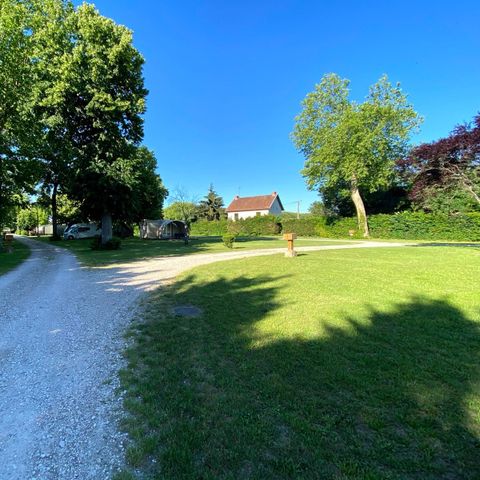 Stellplatz - MIT SANITÄRANLAGEN