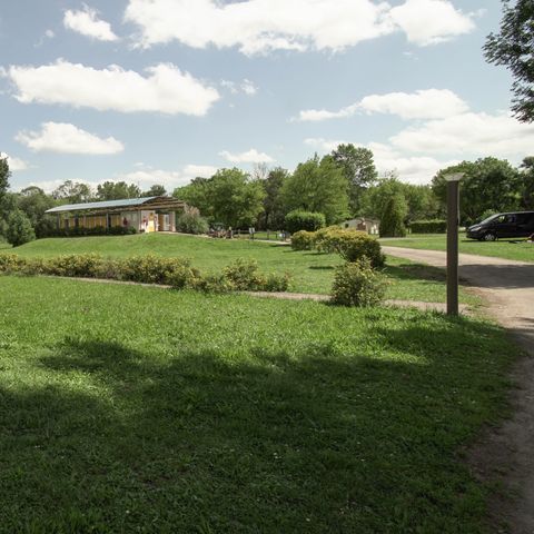 Stellplatz - Campingpauschale (Stellplatz + Auto + Strom 10A)