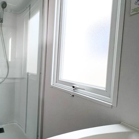 Mobilheim 4 Personen - Loggia - 25m² - 2 Schlafzimmer - klimatisiert