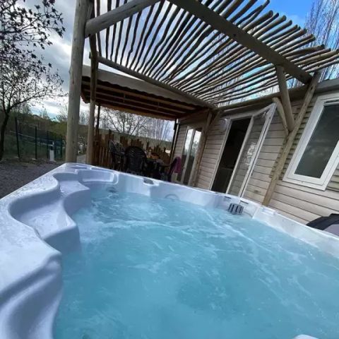 Mobilheim 6 Personen - Cordelia 57 mit Jacuzzi
