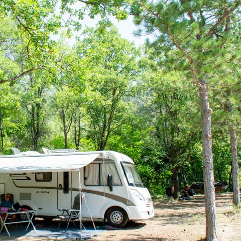 Stellplatz - Stellplatz für Zelt, Wohnwagen oder Wohnmobil + Fahrzeug