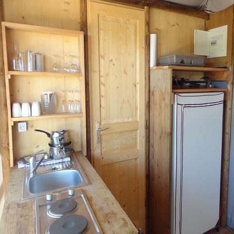 Safarizelt 4 Personen - Lodge-Hütte auf Stelzen Komfort 24m² (2 Zimmer) - überdachte Terrasse 10m².