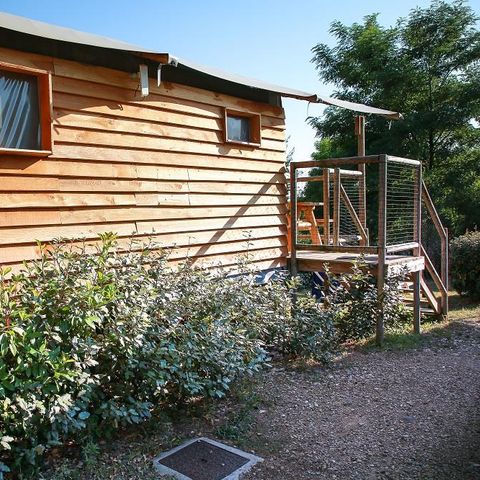 Safarizelt 4 Personen - Lodge-Hütte auf Stelzen Komfort 24m² (2 Zimmer) - überdachte Terrasse 10m².