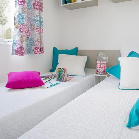 Mobilheim 4 Personen - Komfort + 28m² (2 Zimmer) + überdachte Terrasse 10m².