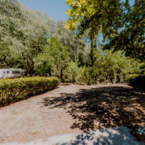 Stellplatz - PRESTIGE 2 pers 120m2 mit Strom