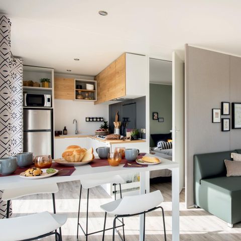 Mobilheim 5 Personen - Cottage Premium 2 Zimmer mit überdachter Terrasse + Klimaanlage + TV + Geschirrspüler