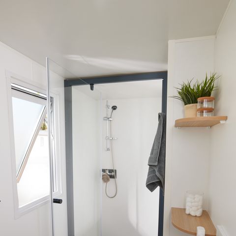 Mobilheim 4 Personen - Premium 29 m² 2 Zimmer halbüberdachte Terrasse + Klimaanlage + LV