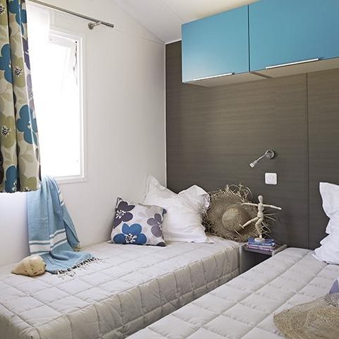 Mobilheim 4 Personen - Malaga Duo - 2 Zi - 27 m2 (+halbüberdachte Terrasse 8 m2) 4 Personen