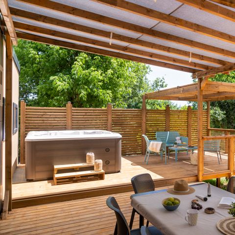 Mobilheim 6 personen - EXKLUSIV 3 Schlafzimmer Jacuzzi mit Master-Suite