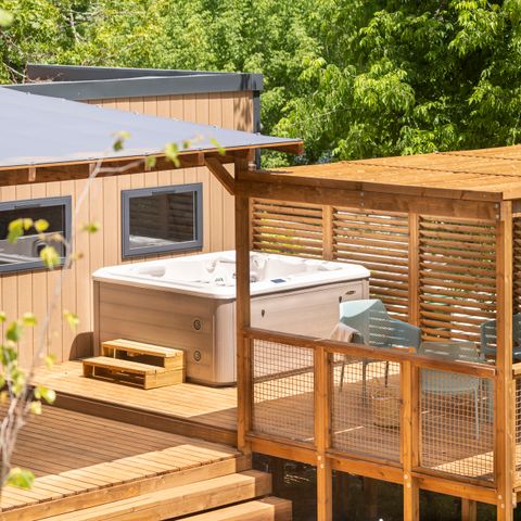 Mobilheim 6 personen - EXKLUSIV 3 Schlafzimmer Jacuzzi mit Master-Suite