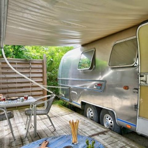 Wohnwagen 2 personen - Amerikanischer Wohnwagen Airstream mit privatem Spa auf überdachter Terrasse 2 Pers.