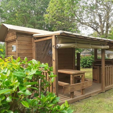 Stellplatz - Pauschale Premium Freecamp Guinguette + Privat Spa 1/6 Pers.