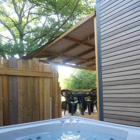 Mobilheim 6 personen - COTTAGE Premium Private SPA 35m² 3 Zi. + TV + Geschirrspüler + Klimaanlage + Plancha + XL-Terrasse