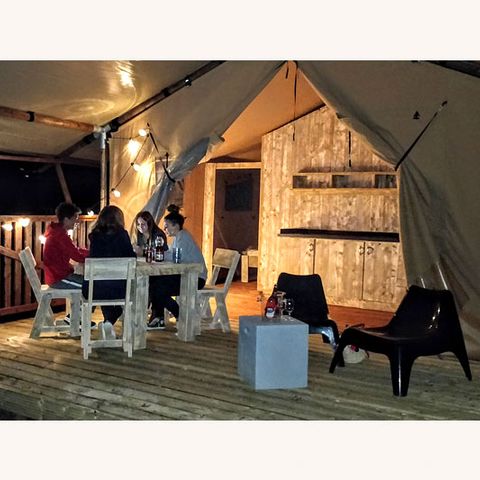 Safarizelt 4 Personen - LUXUS-LODGE AM FLUSSUFER