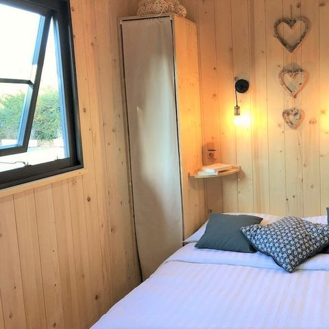 Chalet 5 Personen - Cottage premium (2022) am Flussufer, 2 Zimmer, überdachte Terrasse 5 Pers.