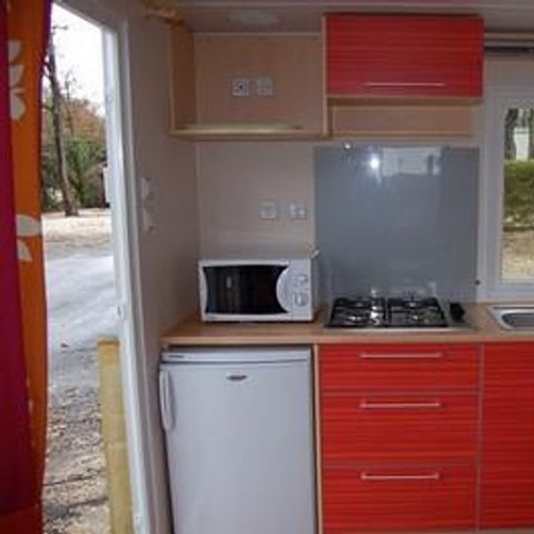 Mobilheim 2 Personen - Standard 18 - 24m² - 1 Schlafzimmer - überdachte Terrasse + TV*.