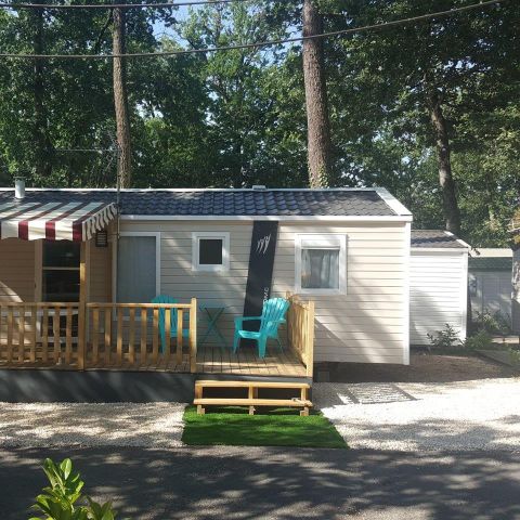 Mobilheim 8 Personen - Komfort 24-34m² - 3 Schlafzimmer - überdachte Terrasse + TV