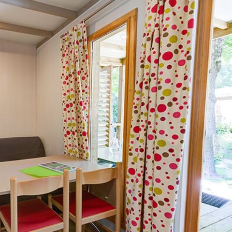Chalet 2 Personen - CONFORT 24 m² (1 Zimmer) davon überdachte Terrasse 8m²