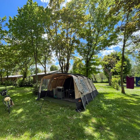 Zelt 2 Personen - Forfait Tente aménagée - Voll ausgestattetes Zelt