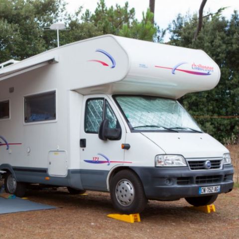 Stellplatz - EMP + FAHRZEUG(E) (V, CC, CARAVAN)