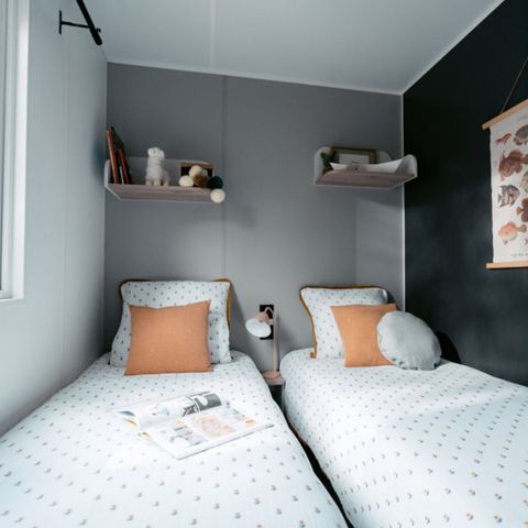 Mobilheim 4 Personen - Komfort 24.2 m² - 2 Zimmer - Integrierte Terrasse - Nähe Spielplatz