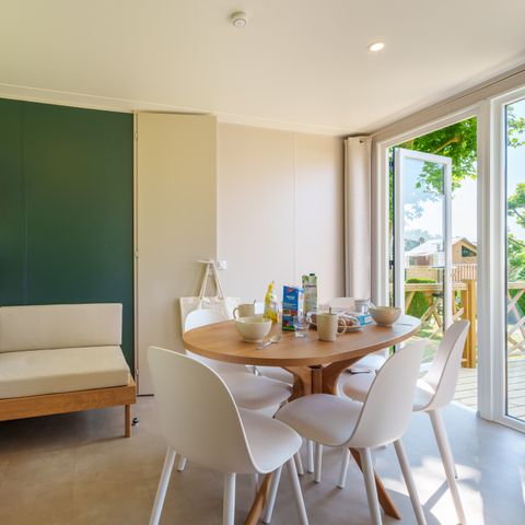 Mobilheim 6 Personen - NEW// Villa de la Rance Prestige 40m² - 3 Schlafzimmer - 2 Bäder - SPA - Überdachte Terrasse