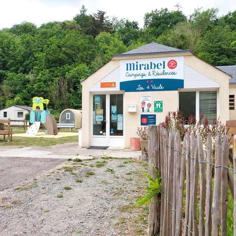Camping Mirabel Les 4 Vaulx - Camping Côtes-d'Armor - Image N°2