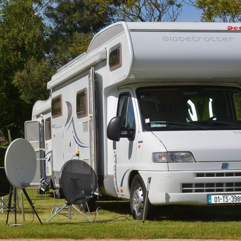 Stellplatz - Pauschale Stellplatz: Auto + Zelt / Wohnwagen oder Wohnmobil
