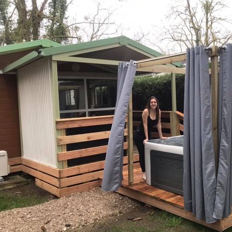 Chalet 2 Personen - 10-Chalet du Belier Confort 24m2 (2Zi - 5Pers) + Jaccuzzi + gemachte Betten + Handtuch + Getränkeset - Preis für 2 Personen