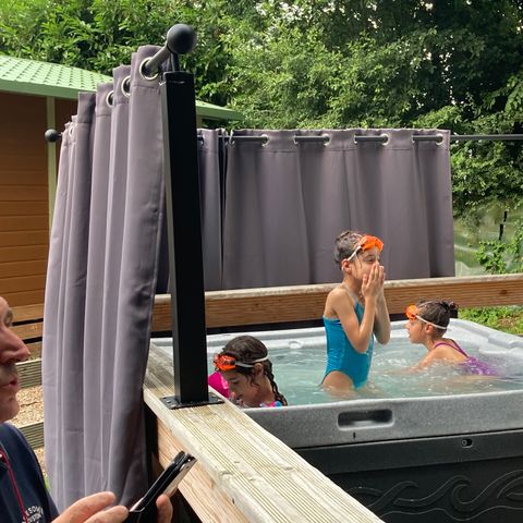 Bungalow 2 Personen - 11-Bungalow Les Croisettes 30m2 (2Sch - 2/6Pers) + Jaccuzzi + gemachte Betten + Handtuch + Getränkekit - Preis für 2 Personen