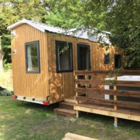 AUßERGEWÖHNLICHE UNTERKUNFT 2 Personen - 16-Tiny House 17m2 (2Sch - 1/4 Betten) + Jaccuzzi + gemachte Betten + Handtuch + Getränkekit + TV + Klimaanlage - Preis für 2 Personen