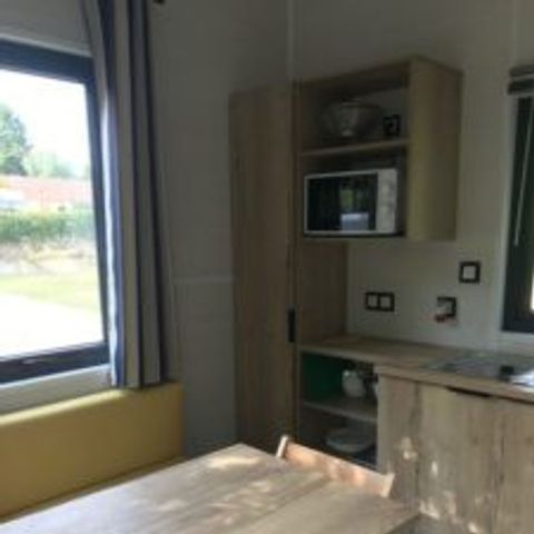 AUßERGEWÖHNLICHE UNTERKUNFT 2 Personen - 16-Tiny House 17m2 (2Sch - 1/4 Betten) + Jaccuzzi + gemachte Betten + Handtuch + Getränkekit + TV + Klimaanlage - Preis für 2 Personen