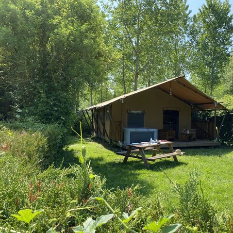 Safarizelt 2 Personen - 17-Safari-Zelt Woody Deluxe 30m2 (2 Schlafz. - 2/5 Betten) + Jaccuzzi + gemachte Betten + Handtuch + Getränkekit - Preis für 2 Personen