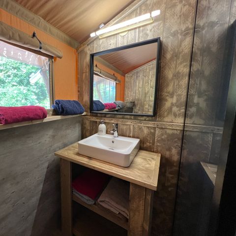 Safarizelt 2 Personen - 19-Zelt Safari XXL Deluxe Stelzen 50m2 (3Sch - 2/7 Betten) +Spa Air+Made Betten+Handtücher+Getränke - Preis für 2 Personen