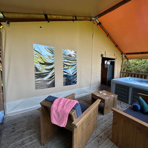 Safarizelt 2 Personen - 19-Zelt Safari XXL Deluxe Stelzen 50m2 (3Sch - 2/7 Betten) +Spa Air+Made Betten+Handtücher+Getränke - Preis für 2 Personen