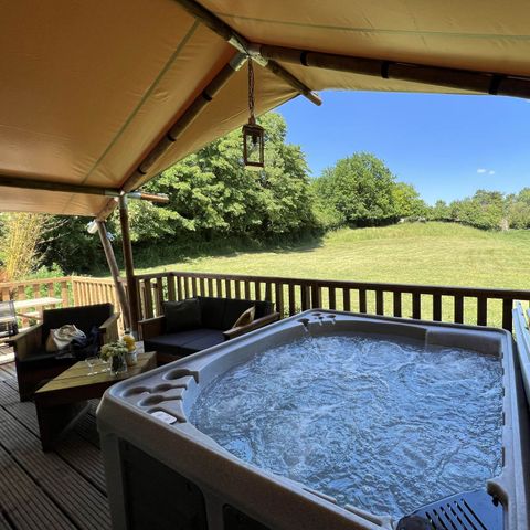 Safarizelt 2 Personen - 19-Zelt Safari XXL Deluxe Stelzen 50m2 (3Sch - 2/7 Betten) +Spa Air+Made Betten+Handtücher+Getränke - Preis für 2 Personen