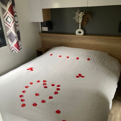 Safarizelt 2 Personen - 21-Luxus-Lodge + Outdoor-Jacuzzi+ gemachte Betten + Handtücher + Heißgetränke-Set - Preis für 2 Personen