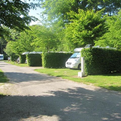 Stellplatz - Grand Confort - Wasser / Strom / Entsorgung