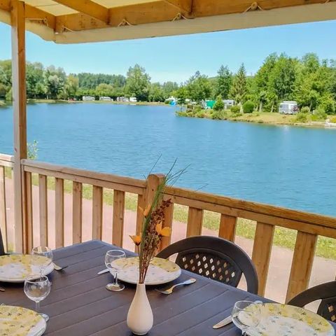 Mobilheim 4 Personen - Confort Bord d'Etang TV - 2 Zimmer + Terrasse