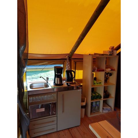 Safarizelt 5 Personen - Crusoe mit Sanitäranlagen. Ankunft 16 Uhr Abfahrt 10 Uhr. Max