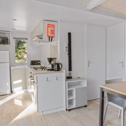 Bungalow 6 Personen - Mobilheim | Premium | 3 Zi. | 6 Pers. | Erhöhte Terrasse | 1 Bad | Klima.