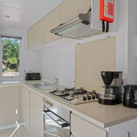 Bungalow 6 Personen - Mobilheim | Premium | 3 Zi. | 6 Pers. | Erhöhte Terrasse | 1 Bad | Klima.